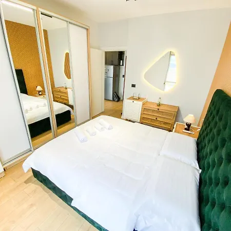Matisse No8 - One Bedroom With Parking شقة تيرانا