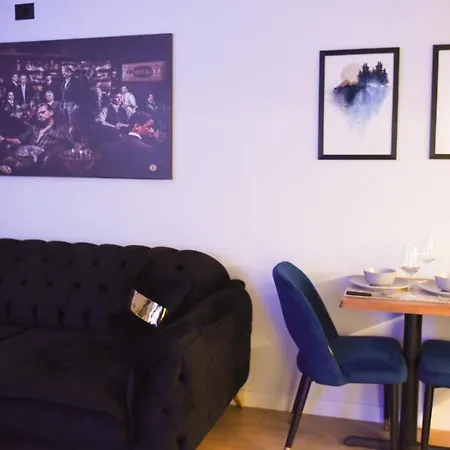דירה Matisse No8 - One Bedroom With Parking